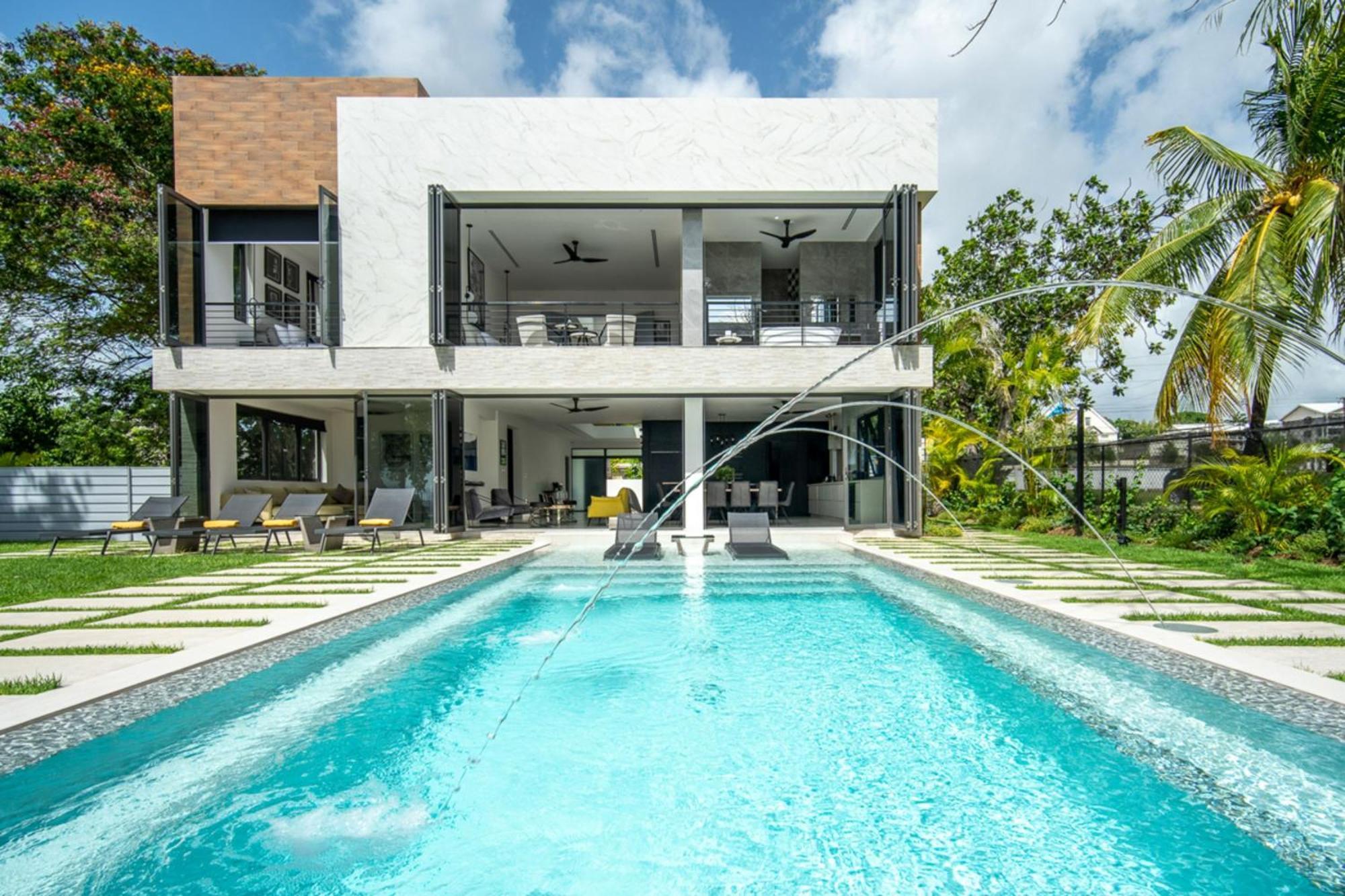 Onyx By Blue Sky Luxury Villa Saint James Exterior photo